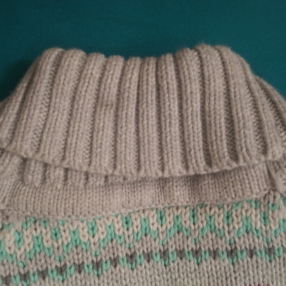 Adorable Osh Kosh Sweater - Picture 2 of 8